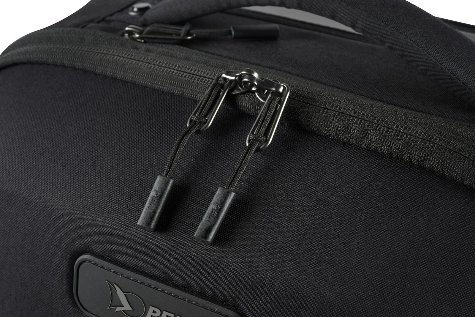 AEGIS 22L 4 WHEEL_BLK_DETAIL 2_Peli