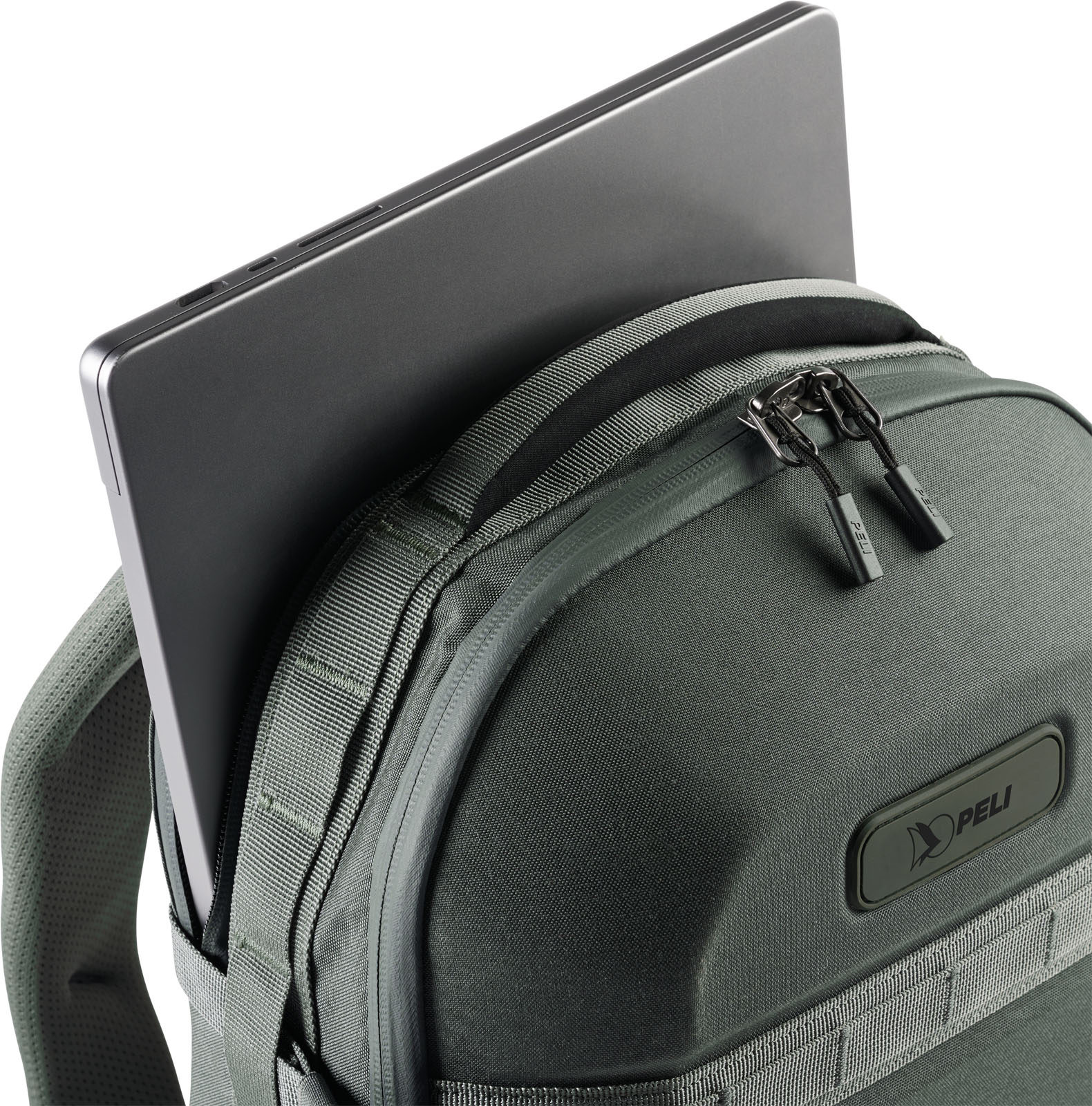 2025_PELI_AEGIS_TravelPack_CHAR_OnWhite_Laptop pocket